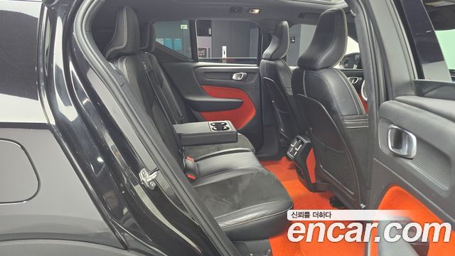 Volvo XC40 2021 — photo 12