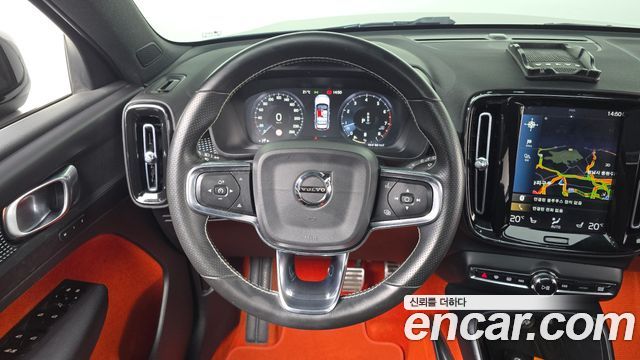 Volvo XC40 2021 — photo 13