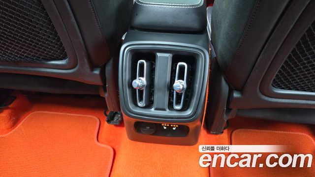 Volvo XC40 2021 — photo 18