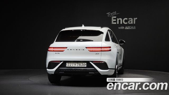 Genesis GV70 2023 — photo 4