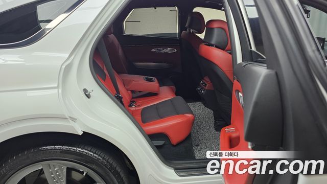 Genesis GV70 2023 — photo 17