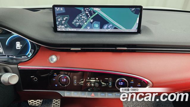 Genesis GV70 2023 — photo 18
