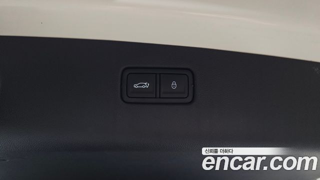 Genesis GV70 2023 — photo 22