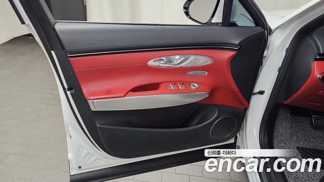Genesis GV70 2023 — photo 14