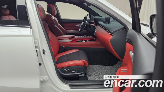 Genesis GV70 2023 — photo 16