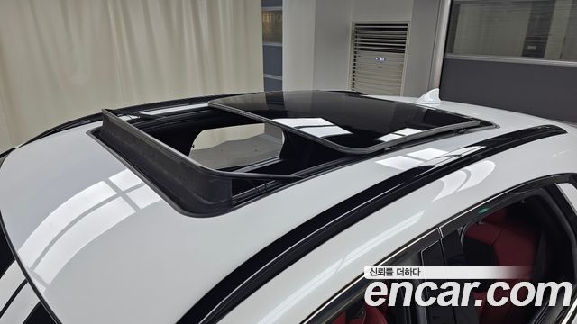 Genesis GV70 2023 — photo 28