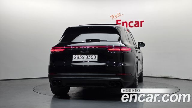Porsche Cayenne 2023 — photo 4