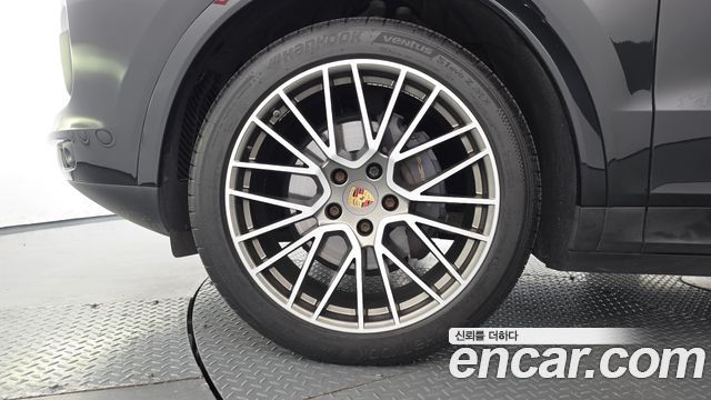 Porsche Cayenne 2023 — photo 5