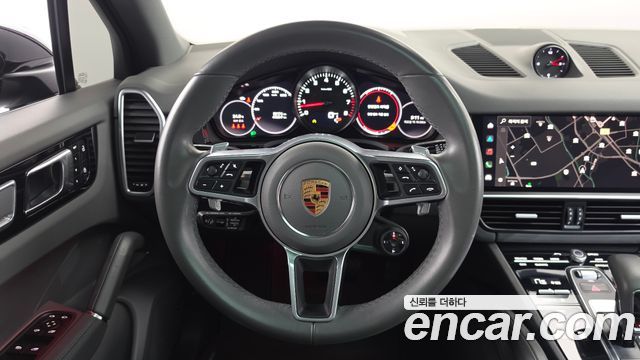 Porsche Cayenne 2023 — photo 18