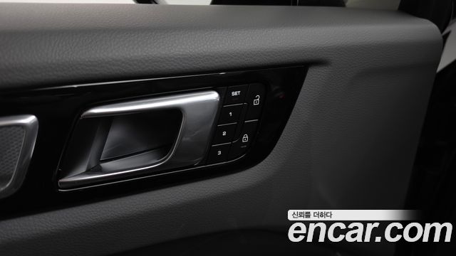 Porsche Cayenne 2023 — photo 26