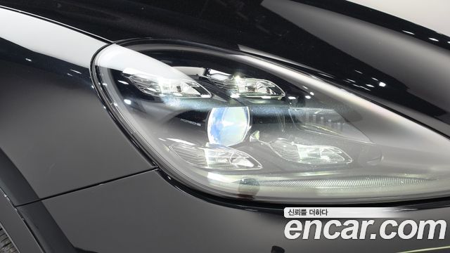 Porsche Cayenne 2023 — photo 8