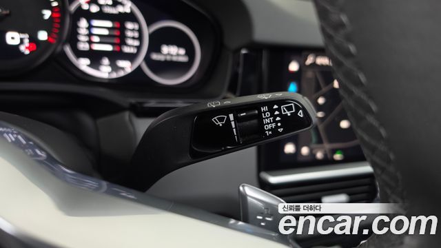 Porsche Cayenne 2023 — photo 29