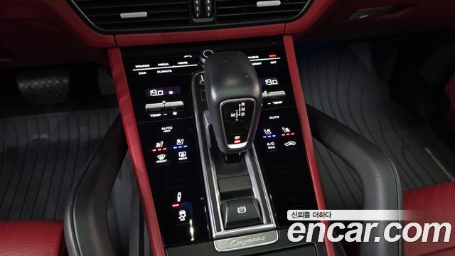 Porsche Cayenne 2020 — photo 9