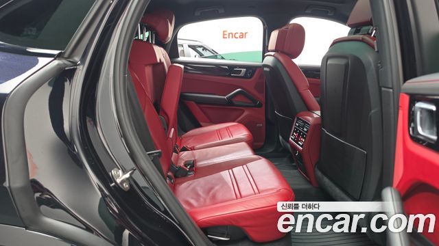 Porsche Cayenne 2020 — photo 12