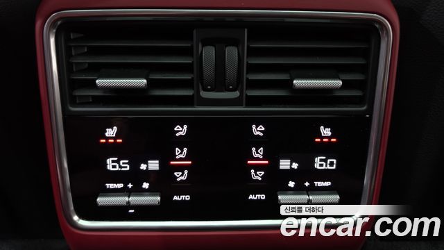 Porsche Cayenne 2020 — photo 16