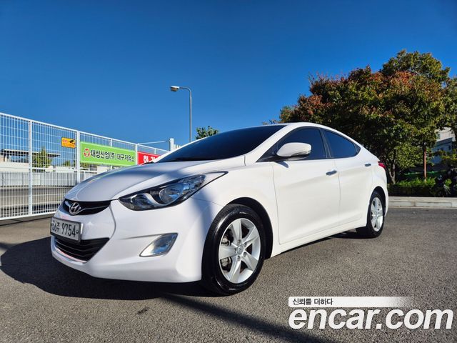 Hyundai AVANTE 2013 — photo 1