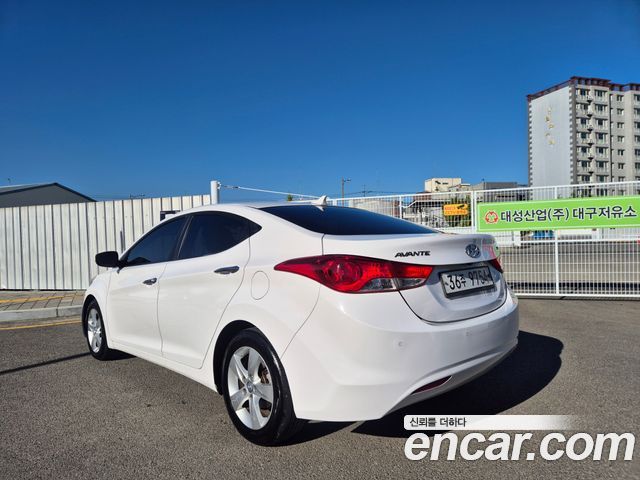Hyundai AVANTE 2013 — photo 2
