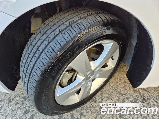 Hyundai AVANTE 2013 — photo 5