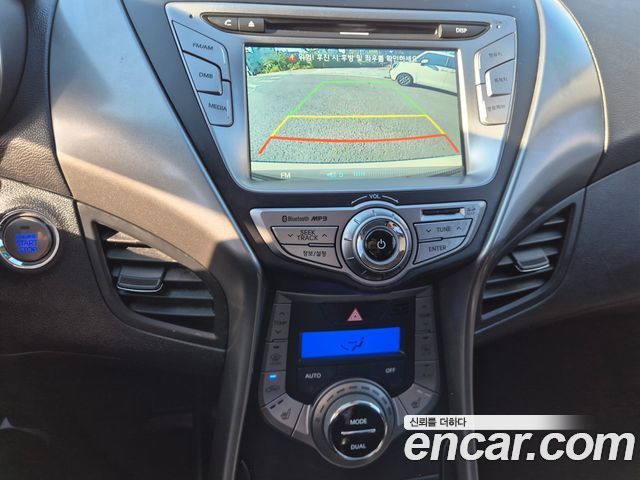 Hyundai AVANTE 2013 — photo 15