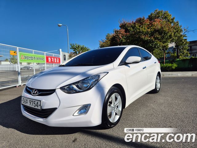 Hyundai AVANTE 2013 — photo 16