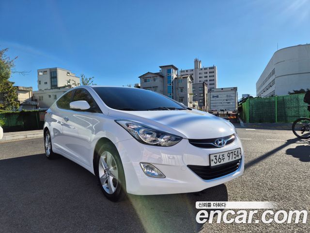 Hyundai AVANTE 2013 — photo 19