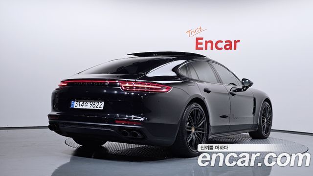 Porsche Panamera 2018 — photo 2