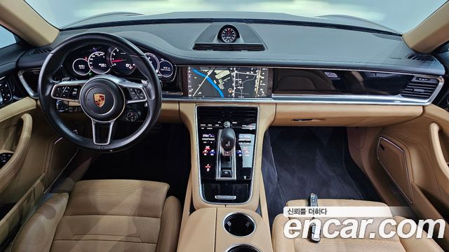 Porsche Panamera 2018 — photo 10