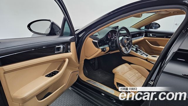 Porsche Panamera 2018 — photo 13