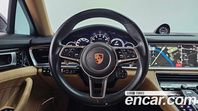 Porsche Panamera 2018 — photo 20