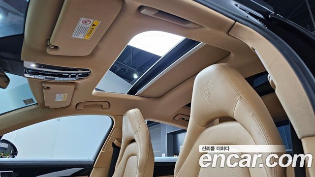 Porsche Panamera 2018 — photo 23