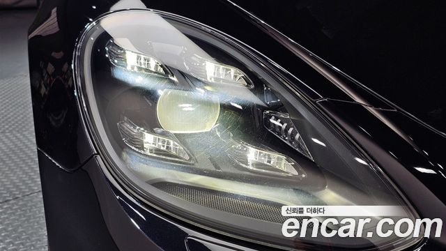 Porsche Panamera 2018 — photo 8