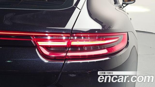 Porsche Panamera 2018 — photo 9