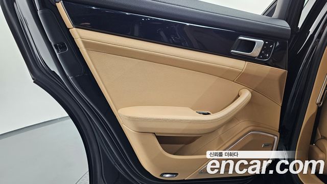 Porsche Panamera 2018 — photo 15