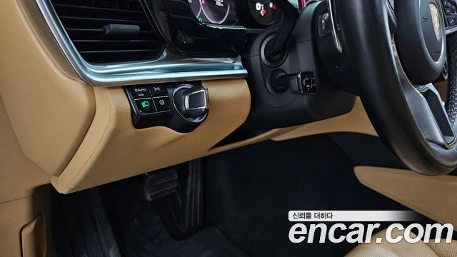 Porsche Panamera 2018 — photo 29