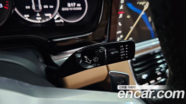 Porsche Panamera 2018 — photo 35