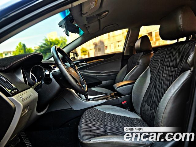 Hyundai Sonata 2010 — photo 12
