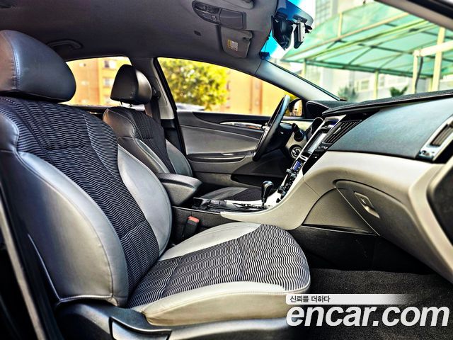 Hyundai Sonata 2010 — photo 16
