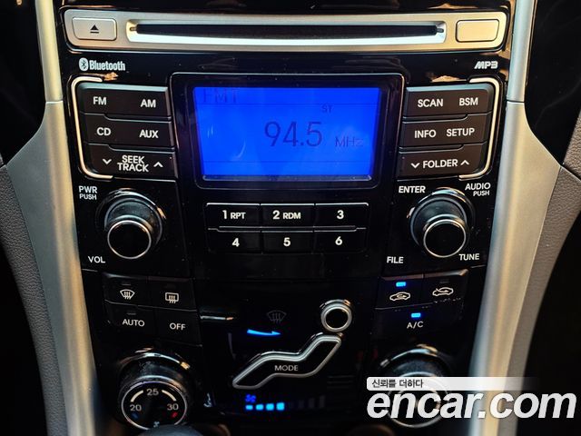 Hyundai Sonata 2010 — photo 17