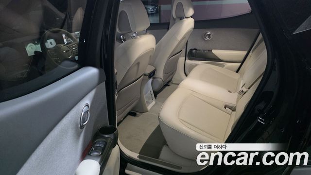 Genesis GV60 2023 — photo 11