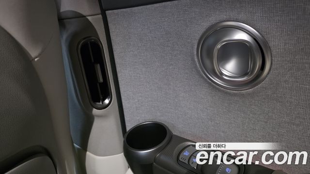 Genesis GV60 2023 — photo 12