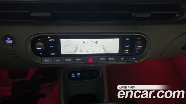 Genesis GV60 2023 — photo 14