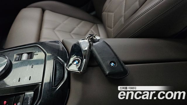 BMW 5-Series 2025 — photo 22