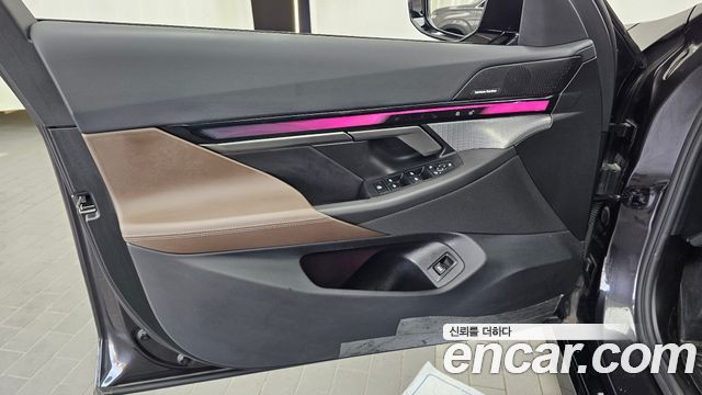 BMW 5-Series 2025 — photo 14