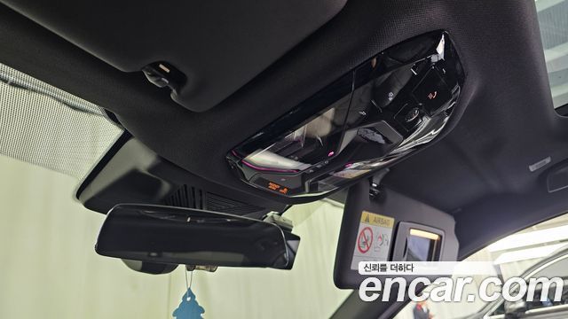 BMW 5-Series 2025 — photo 28