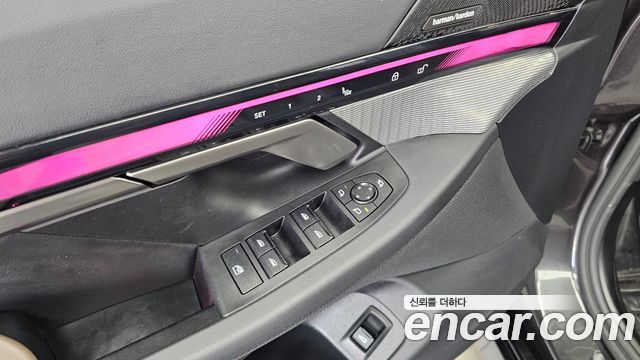 BMW 5-Series 2025 — photo 32