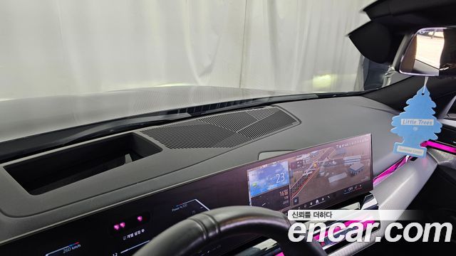 BMW 5-Series 2025 — photo 36