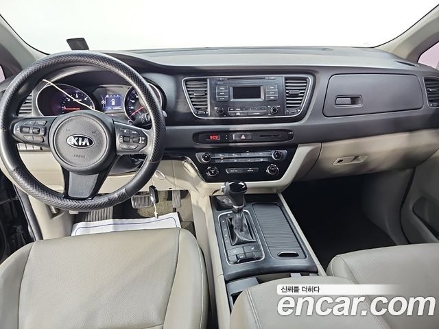 Kia Canival 2015 — photo 5