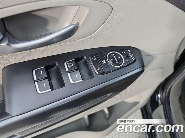 Kia Canival 2015 — photo 13