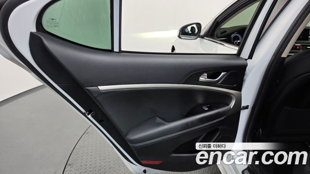 Genesis G70 2022 — photo 15