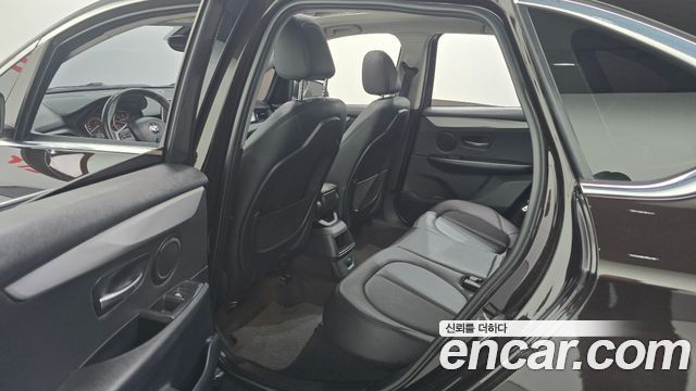 BMW 2-Series 2015 — photo 12